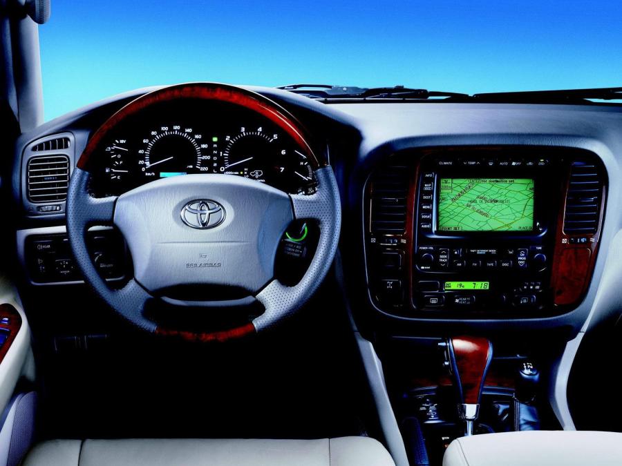  Toyota Land Cruiser 100 50th Anniversary 2001 года  (фото 5 из 6)